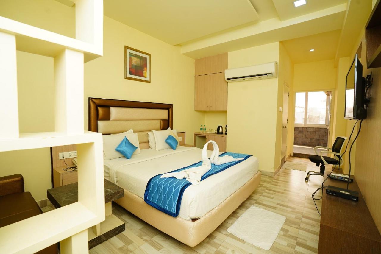 Hotel Sk Riverfront Vijayawāda Zewnętrze zdjęcie