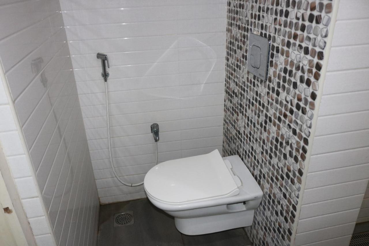 Hotel Sk Riverfront Vijayawāda Zewnętrze zdjęcie